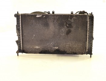 Hladilnik z dvema ventilatorjema,  Saab 9-5